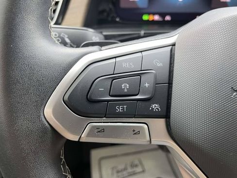Used 2024 Volkswagen Atlas SE FWD image 25
