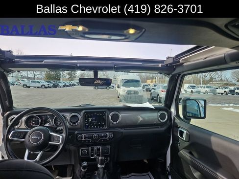 Used 2022 Jeep Wrangler Unlimited Sahara AWD/4WD image 21