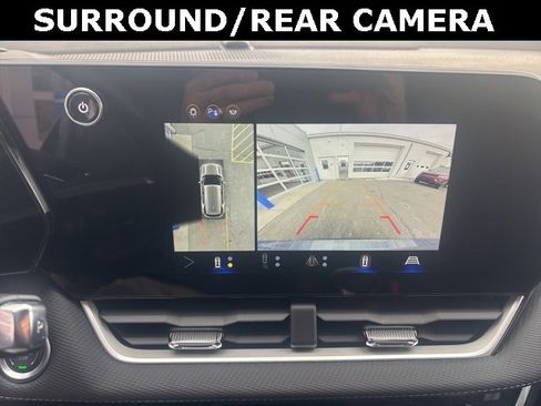 Used 2025 Chevrolet Equinox LT w/ Safety and Technology Package image 16