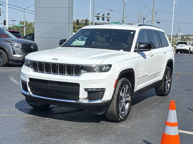 Used 2023 Jeep Grand Cherokee L Limited AWD/4WD image 15