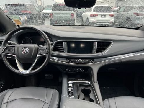 Used 2023 Buick Enclave Premium image 9