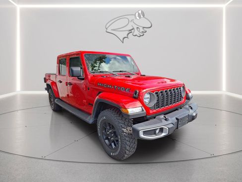 Used 2025 Jeep Gladiator Sport AWD/4WD image 4
