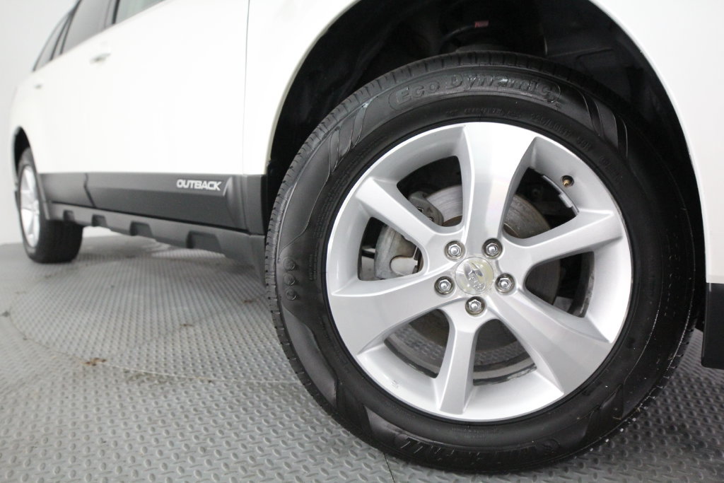 Used 2014 Subaru Outback 2.5i Limited AWD/4WD image 19