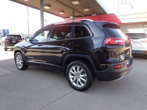 Used 2016 Jeep Cherokee Limited AWD/4WD image 6