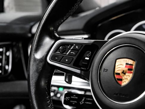 Used 2018 Porsche Panamera 4 w/ Premium Package Plus AWD/4WD image 15