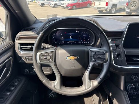 Used 2023 Chevrolet Suburban Premier image 16