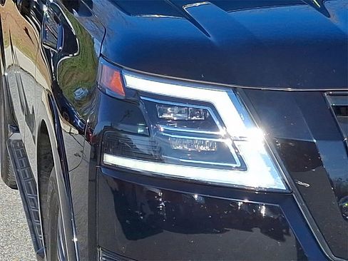 Used 2023 Nissan Armada SL w/ Midnight Edition Package image 9