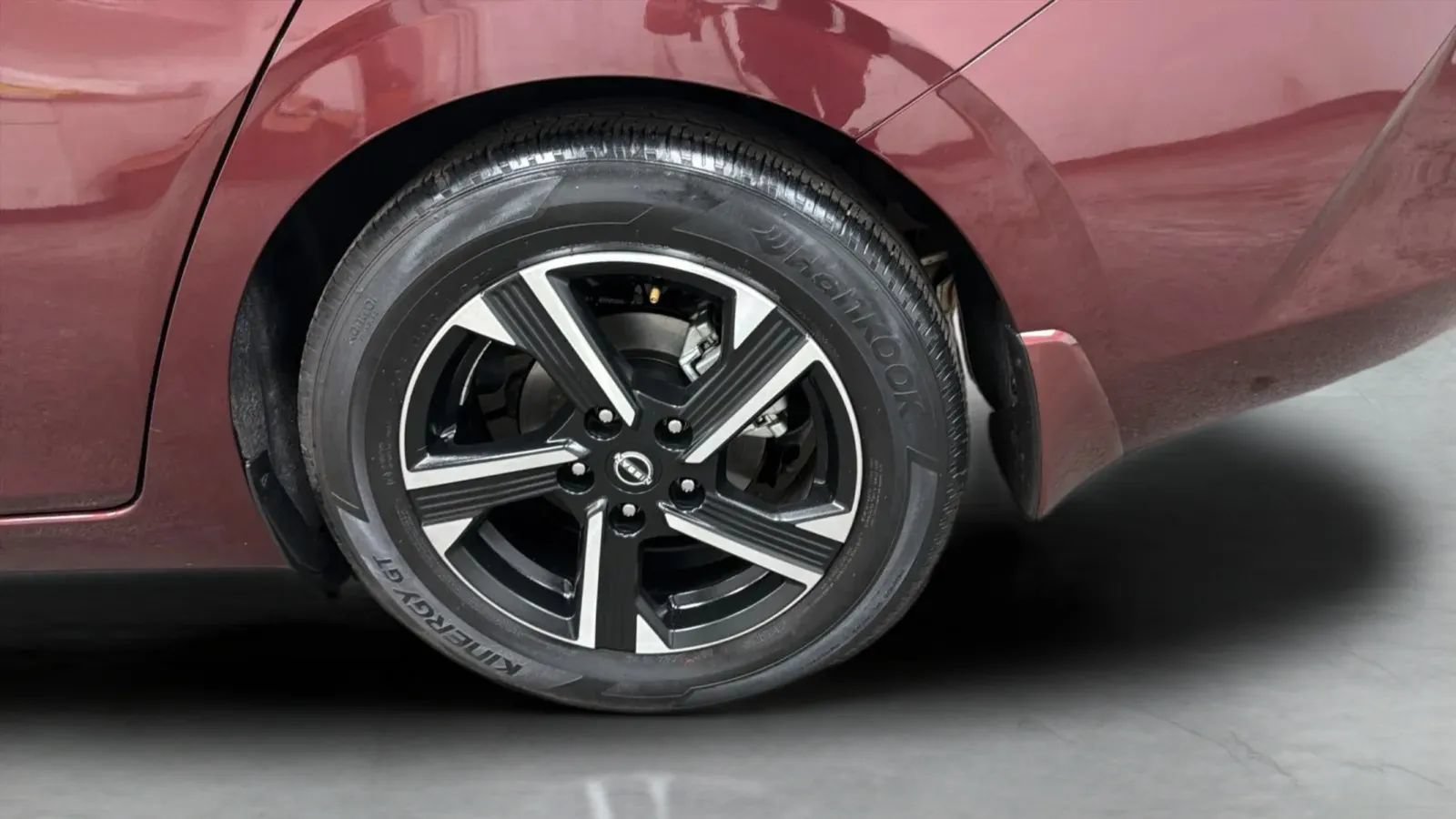 Used 2024 Nissan Sentra SV FWD image 27