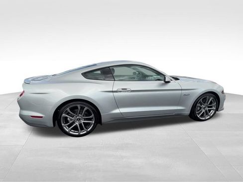 Used 2018 Ford Mustang GT Premium w/ Equipment Group 401A RWD image 7