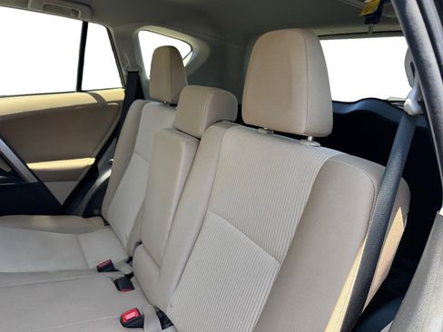 Used 2013 Toyota RAV4 LE AWD/4WD image 16