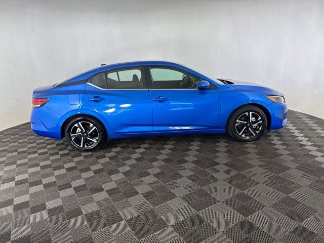 Used 2024 Nissan Sentra SV FWD image 4