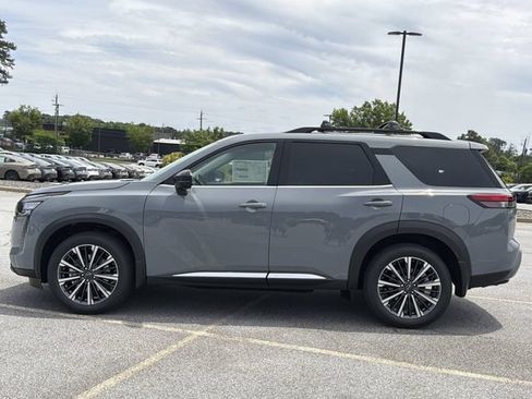 Used 2026 Nissan Pathfinder Platinum w/ Cargo Package AWD/4WD image 26