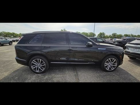 Used 2026 Cadillac Vistiq Sport w/ LPO, Floor Liner Package AWD/4WD image 10
