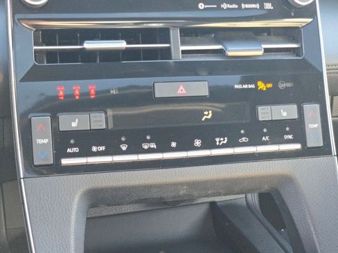 Used 2019 Toyota Avalon XLE w/ Moonroof Package image 30