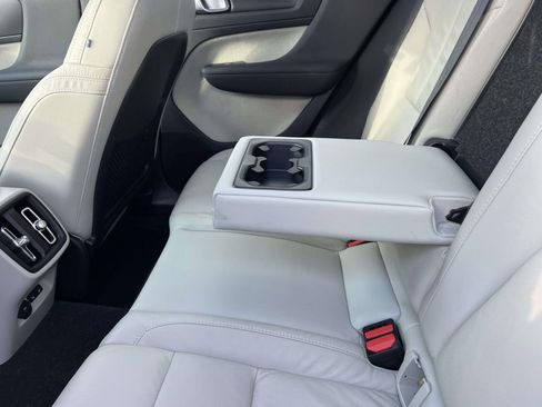 Used 2023 Volvo XC40 B5 Ultimate w/ Climate Package image 18