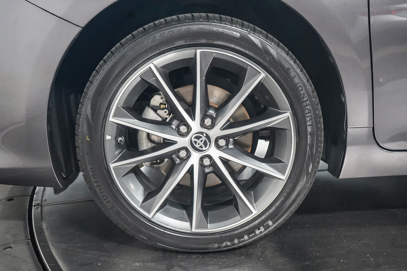 Used 2015 Toyota Camry XSE FWD image 8