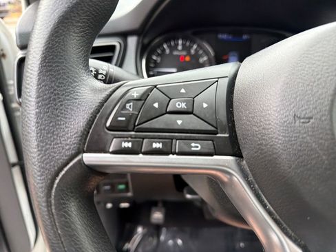 Used 2021 Nissan Rogue Sport S image 19