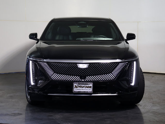 Used 2024 Cadillac Lyriq Luxury AWD/4WD image 9