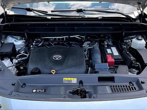 Used 2021 Toyota Highlander XLE FWD image 30