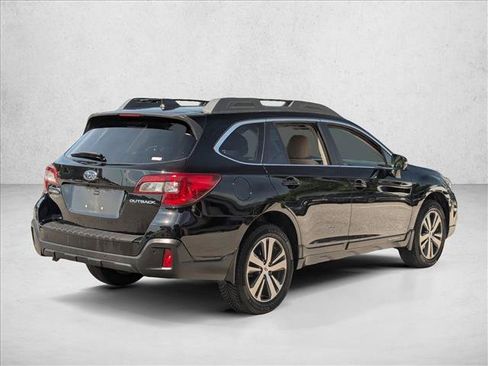 Used 2018 Subaru Outback 2.5i Limited AWD/4WD image 5