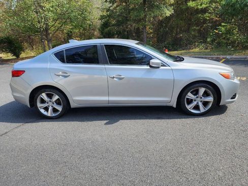 Used 2013 Acura ILX w/ Technology Package image 5