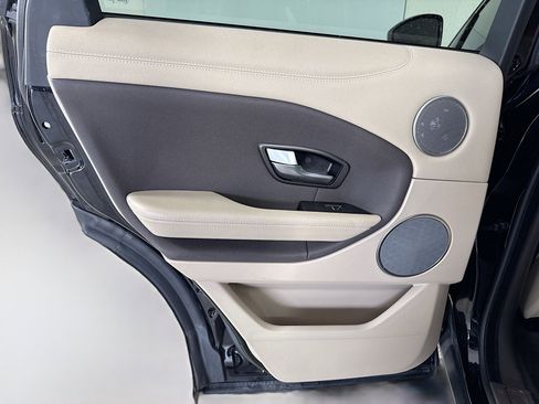 Used 2018 Land Rover Range Rover Evoque SE image 24