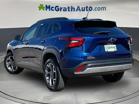 Used 2024 Chevrolet Trax LT w/ Driver Confidence Package FWD image 5