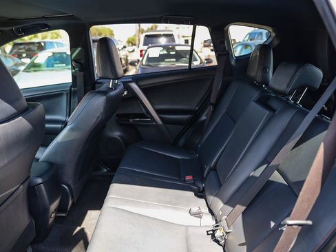 Used 2016 Toyota RAV4 SE FWD image 16