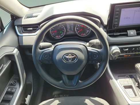 Used 2019 Toyota RAV4 LE FWD image 13