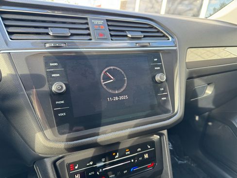 Used 2023 Volkswagen Tiguan SE image 18