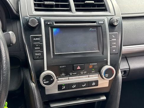 Used 2012 Toyota Camry SE FWD image 25