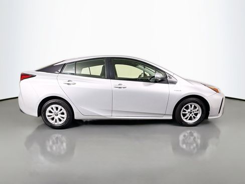 Used 2021 Toyota Prius LE FWD image 11