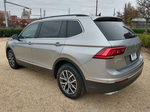 Used 2020 Volkswagen Tiguan SE image 9