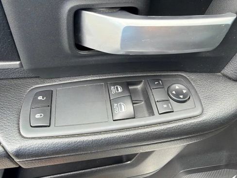 Used 2019 RAM 3500 Tradesman w/ Chrome Appearance Group RWD image 16