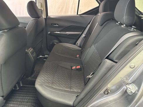 Used 2022 Nissan Kicks SV FWD image 12
