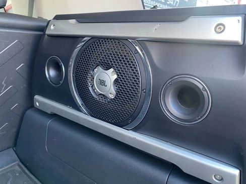 Used 2014 Toyota FJ Cruiser 4WD w/ Upgrade Package image 38