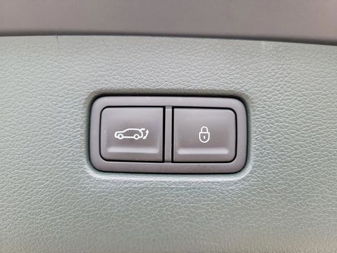 Used 2025 Genesis GV80 2.5T Prestige AWD/4WD image 9