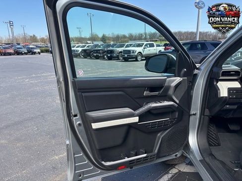 Used 2024 Toyota Tacoma TRD Off-Road AWD/4WD image 19