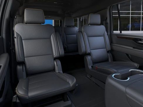 New 2026 Chevrolet Suburban Premier RWD image 17