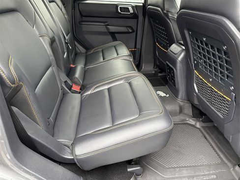 Used 2024 Ford Bronco Badlands image 16