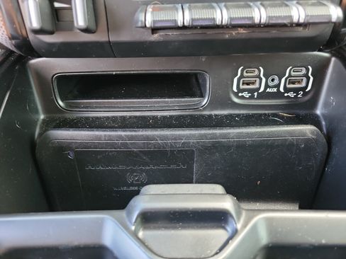 Used 2020 RAM 1500 Limited w/ Black Appearance Package AWD/4WD image 14
