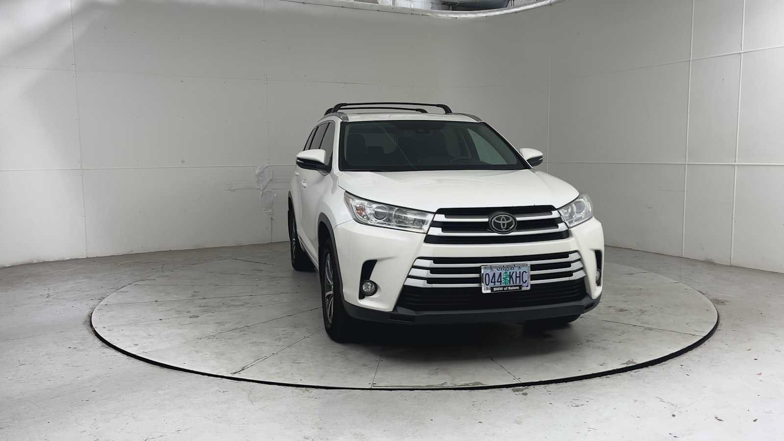Used 2017 Toyota Highlander XLE AWD/4WD image 7