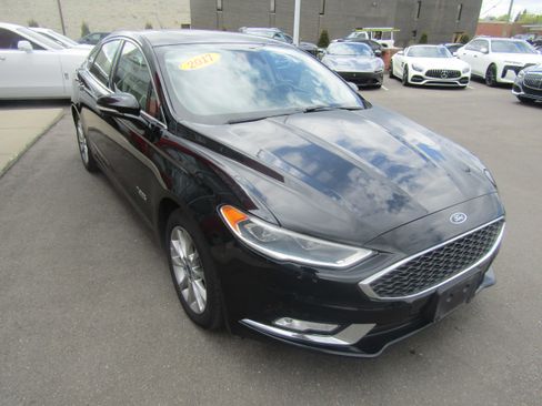 Used 2017 Ford Fusion Energi Platinum FWD image 4