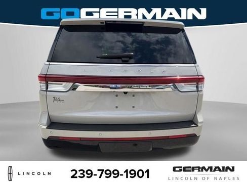 Used 2024 Lincoln Navigator Reserve AWD/4WD image 6