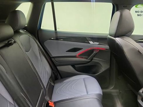 Used 2025 Volkswagen Tiguan SE R-Line FWD image 26