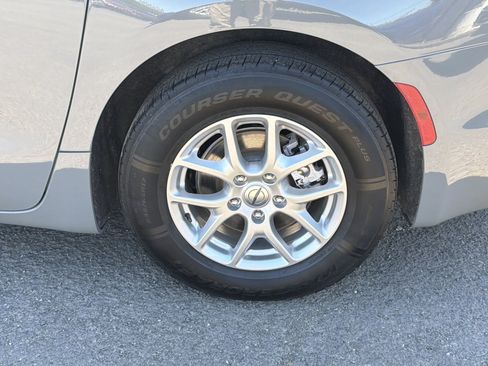 Used 2023 Chrysler Pacifica Touring-L FWD image 24
