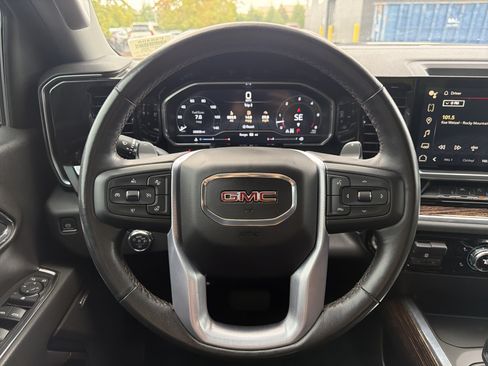 Used 2023 GMC Sierra 1500 Elevation w/ Preferred Package AWD/4WD image 9