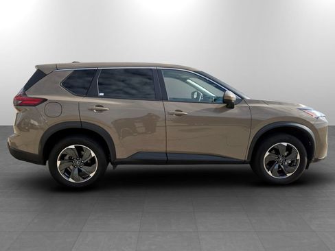 Used 2024 Nissan Rogue SV image 6