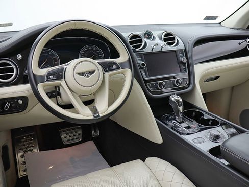Certified 2017 Bentley Bentayga AWD/4WD image 42