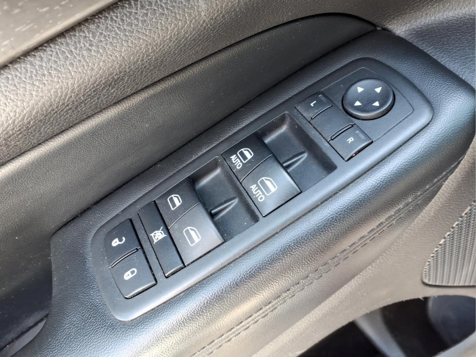 Used 2017 Jeep Grand Cherokee Altitude AWD/4WD image 16